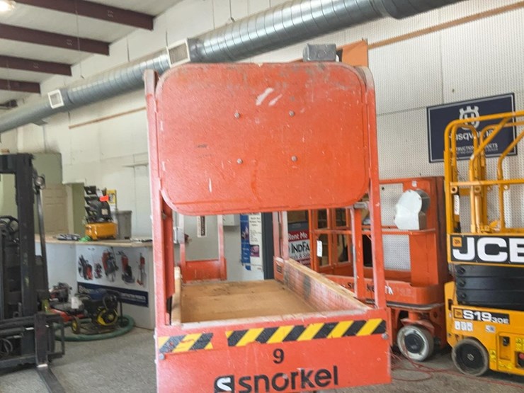 #415-•-2019-snorkel-19'-scissor-lift-image-19