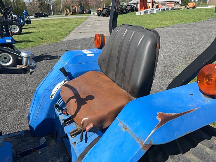 new-holland-tc30-image-8