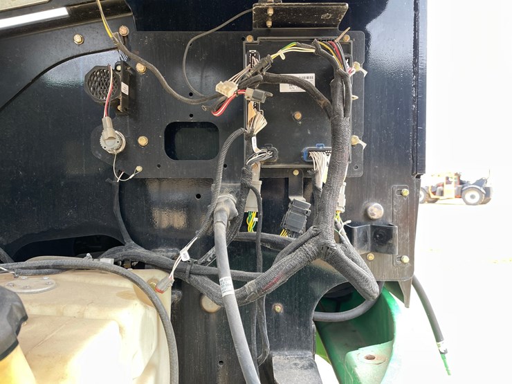 2016-jlg-400s-image-61