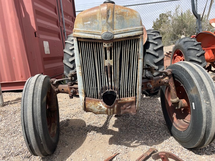 ford-tractor-image-4