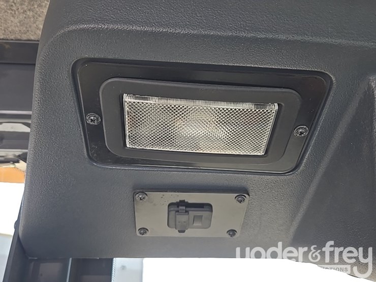 2019-deere-670g-image-111