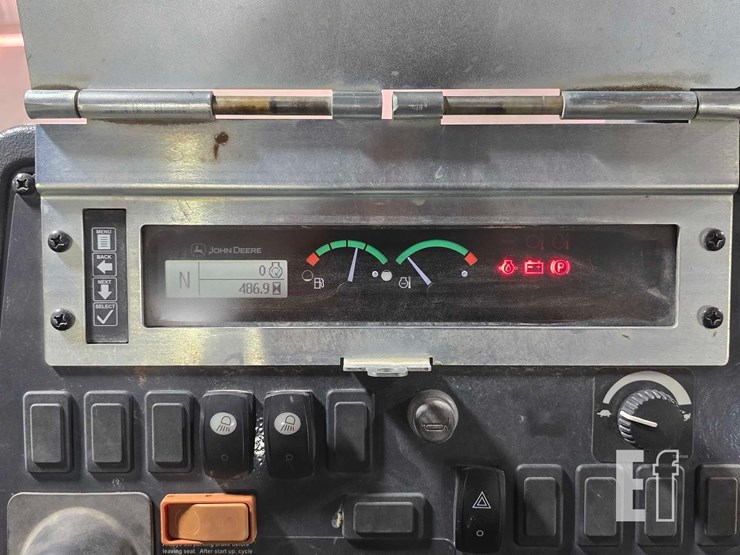 2023-deere-310-g-tier-image-22