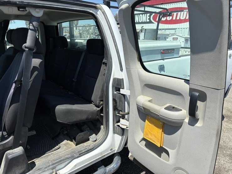 2012-gmc-sierra-2500-image-12