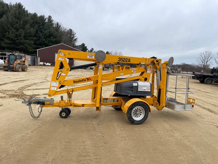 #7512-•-(m-1)-2021-haulotte-3522a-electric-towable-man-lift-image-2