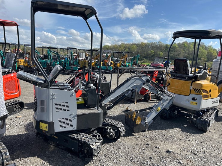 #98-•-2026-ats-d12d-mini-excavator-image-3