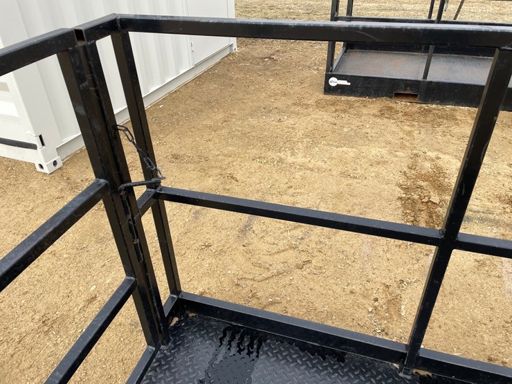 #7531-•-8'-work-platform-with-fork-pockets-image-11