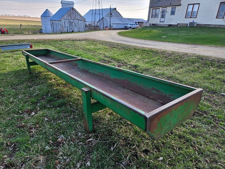 #547-•-20'-steel-feed-bunk-image-5