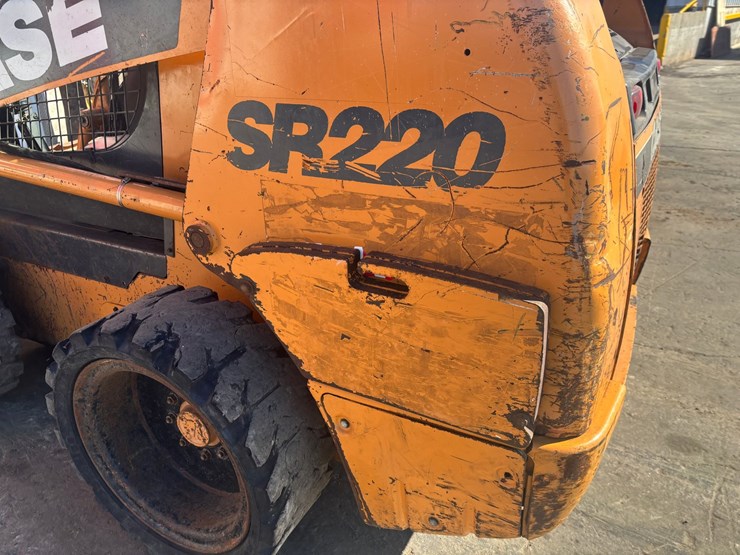 2011-case-sr220-image-12