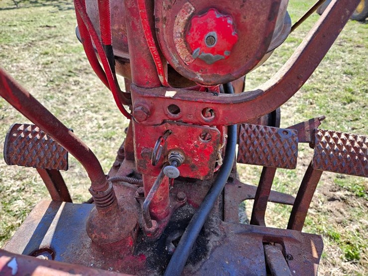 #526-•-farmall-h-tractor-image-23