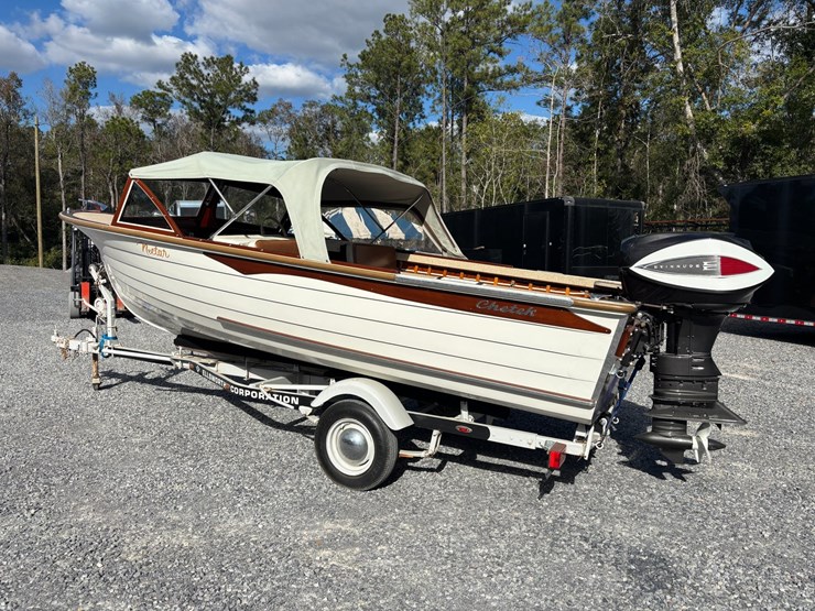 #9548-•-the-“nectar”-–-17’-vintage-wooden-boat,-true-collector’s-piece-image-4