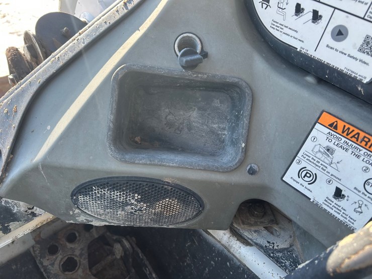 2017-bobcat-t550-image-33