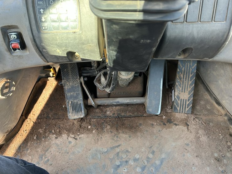 volvo-l250g-image-72