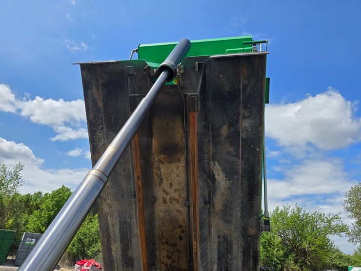 2017-peterbilt-348-image-121