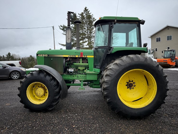 john-deere-4250-image-2