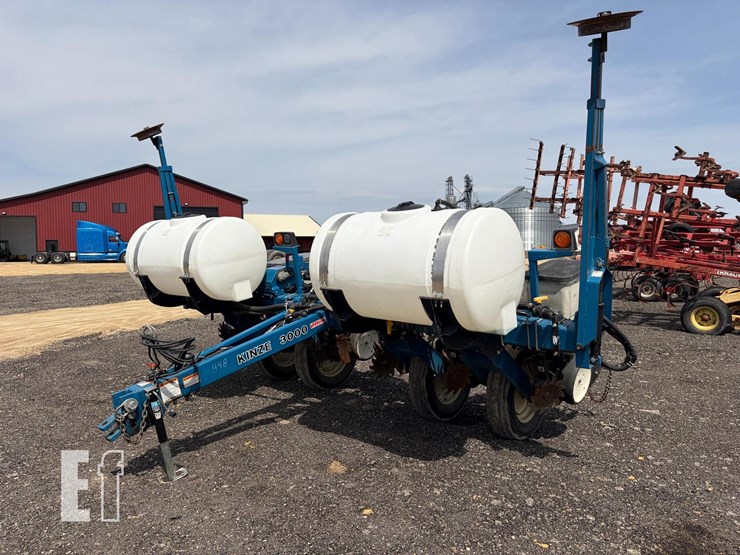 2008-kinze-3000-image-1