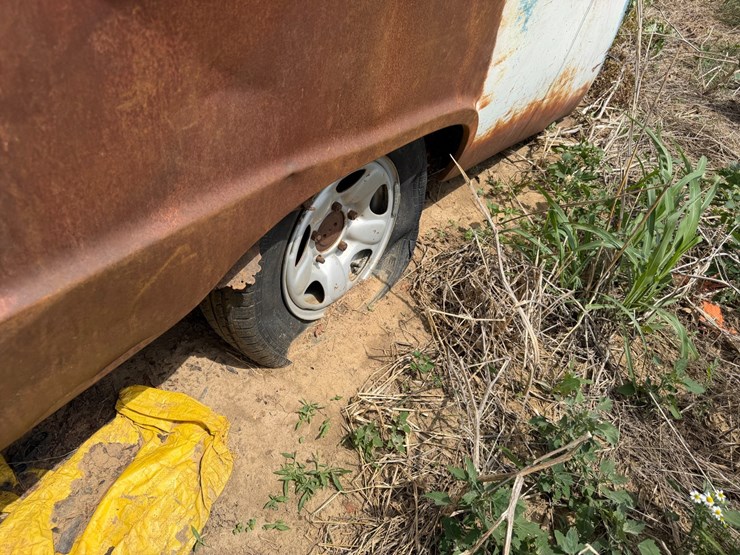 #45266-•-8.5'-bed-trailer-w/levee-spills-image-6