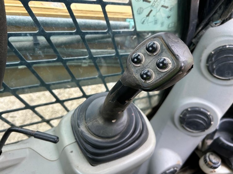 caterpillar-256c-image-21