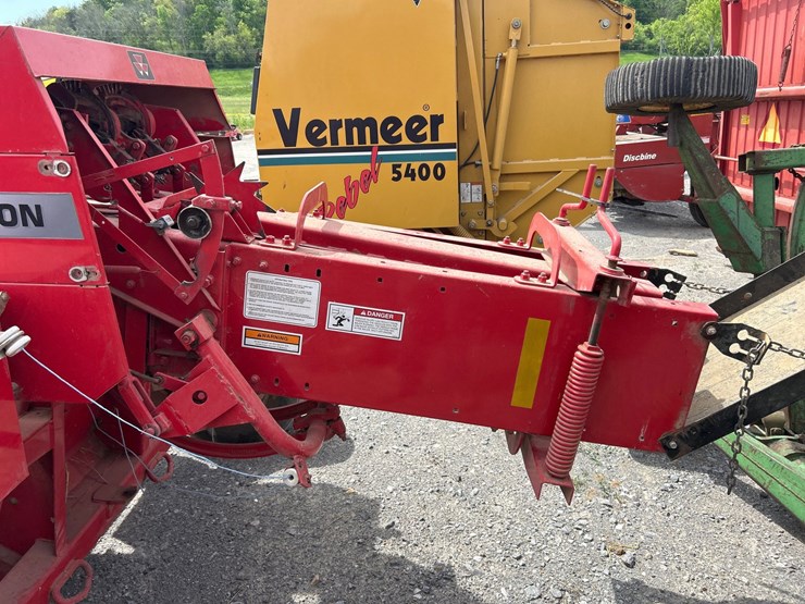 massey-ferguson-1835-image-6