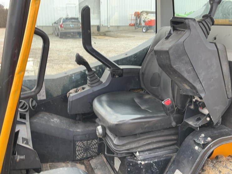 2021-jcb-215-image-9