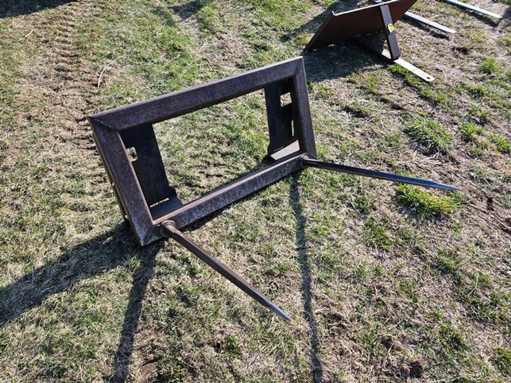 #573-•-2-prong-bale-spear-image-4