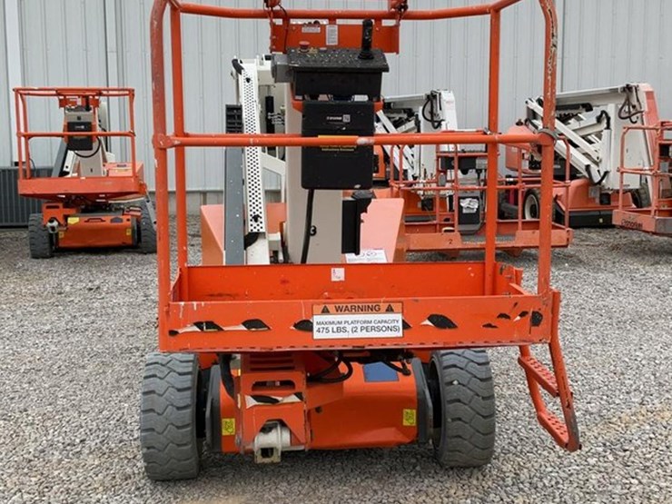 #310-•-2019-snorkel-38'-articulating-lift-image-7
