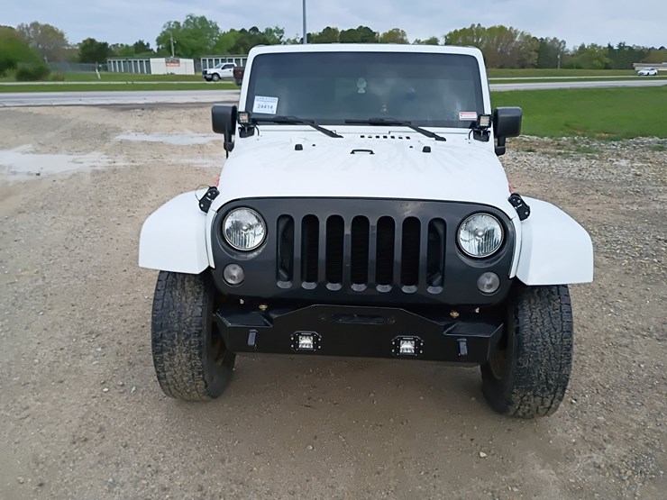 2015-jeep-wrangler-image-15