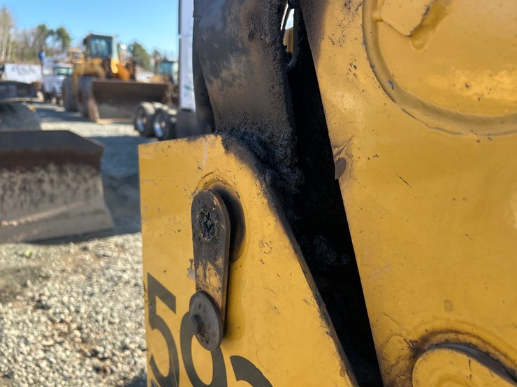 caterpillar-259d-image-23