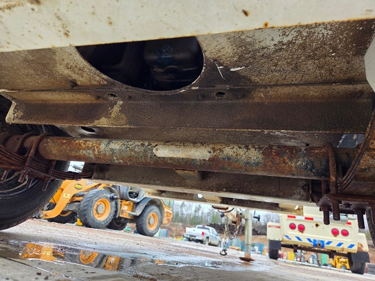 2002-massey-ferguson-8-image-37