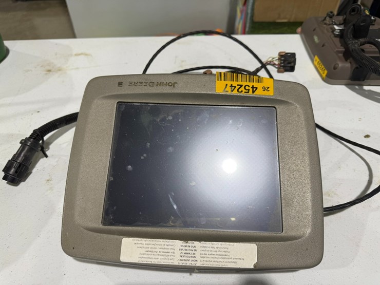 #45247-•-john-deere-pf81885-display-image-5