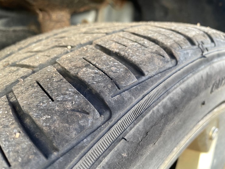 #2849-•-2008-pontiac-vibe-awd-hatchback-(has-wi-title)-image-11