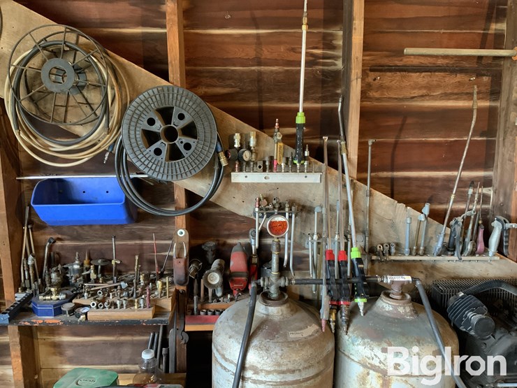 sanborn-30-gal-air-compressor-w/accessories-image-2