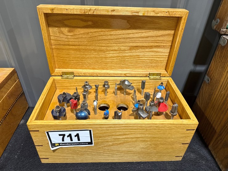#711-•-box-of-various-router-bits-image-2