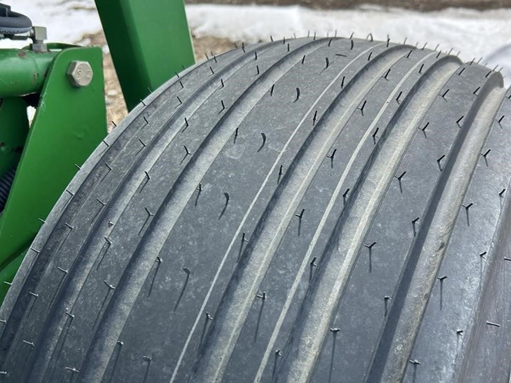 2001-john-deere-567-image-24