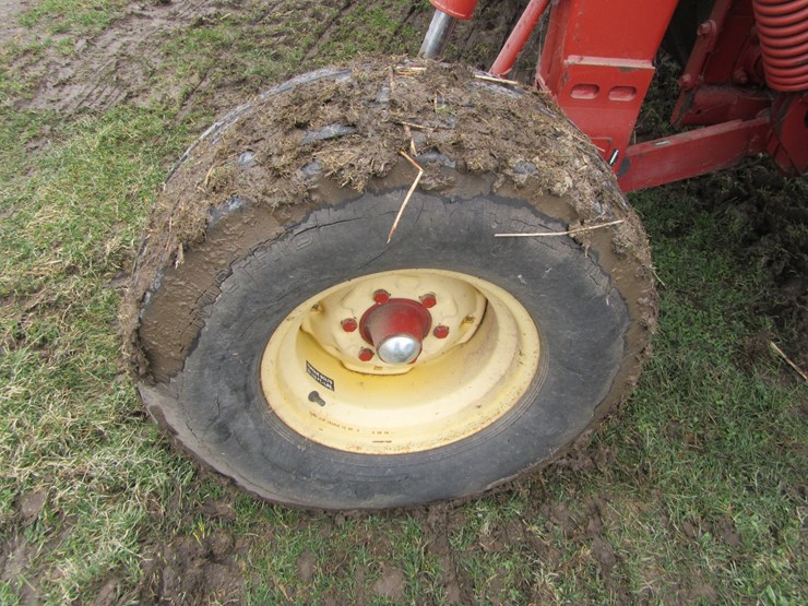 new-holland-1431-image-17