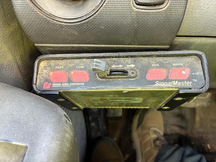 2011-ford-f550-image-15