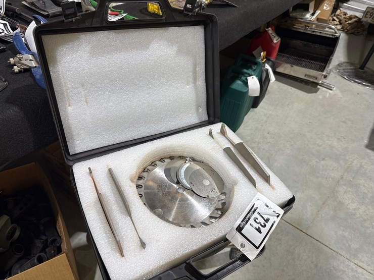 #731-•-skarpaz-industrial-dado-set-image-1