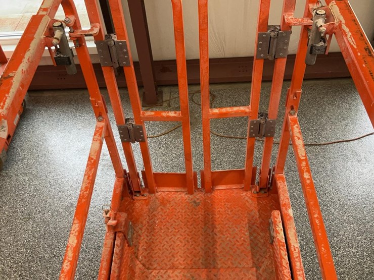 #430-•-2023-snorkel-19'-scissor-lift-image-32