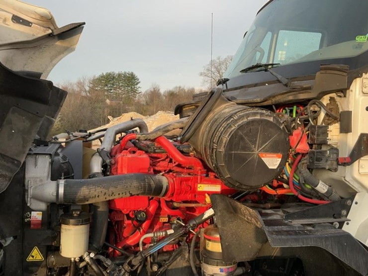 2017-international-prostar-image-10