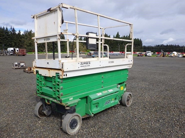 2016-jlg-3246es-image-1