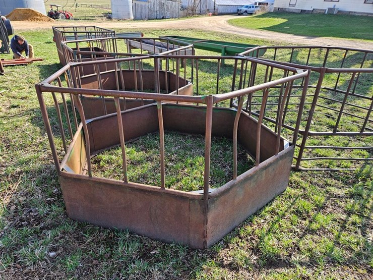 #545-•-round-bale-feeder-image-2