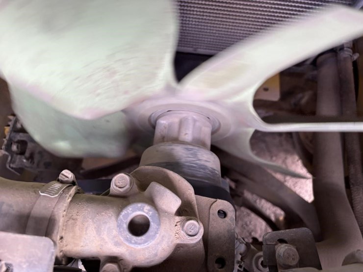 2015-yale-gdp80-forklift-image-37