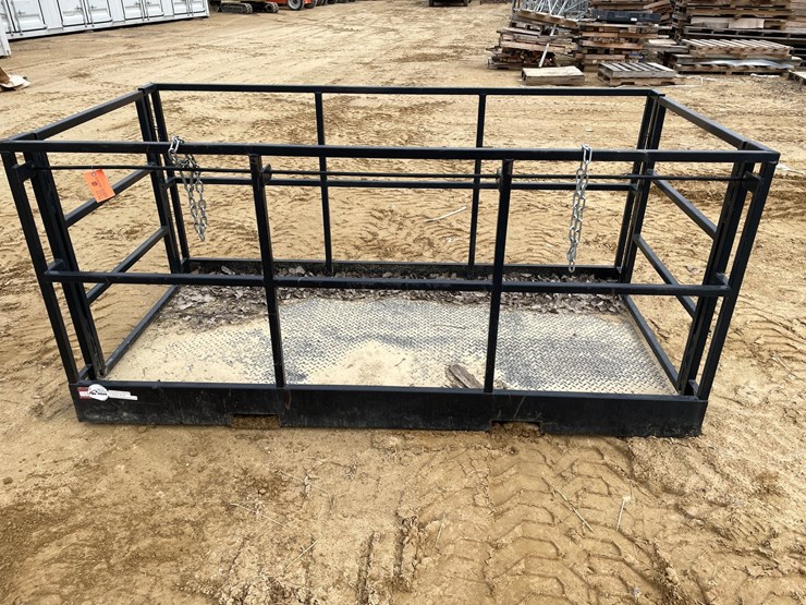 #7532-•-8'-work-platform-with-fork-pockets-image-2