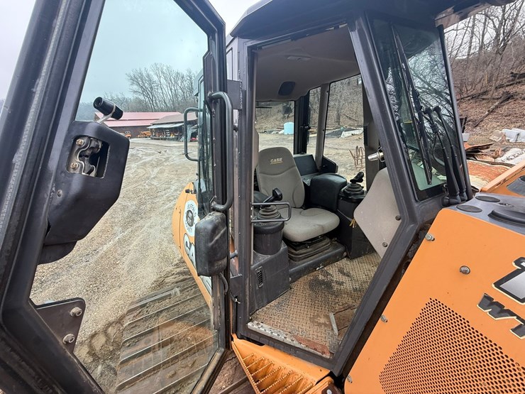 2016-case-1650m-image-57