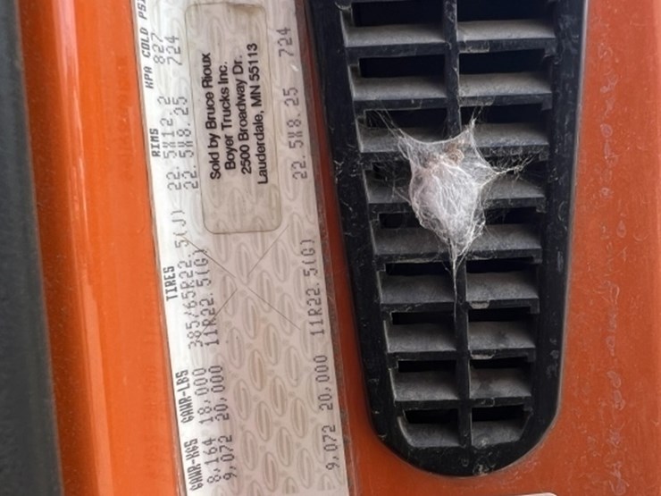 2007-sterling-l9500-image-47