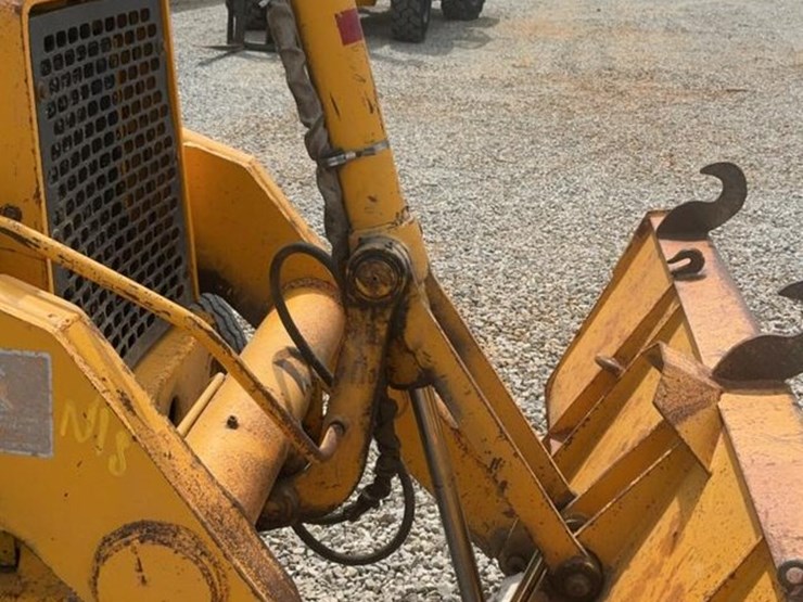 john-deere-310d-image-35