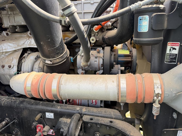 #45283-•-2016-freightliner-cascadia-daycab-truck-tractor-vin:-3akjgedv9gsgy4090-image-52