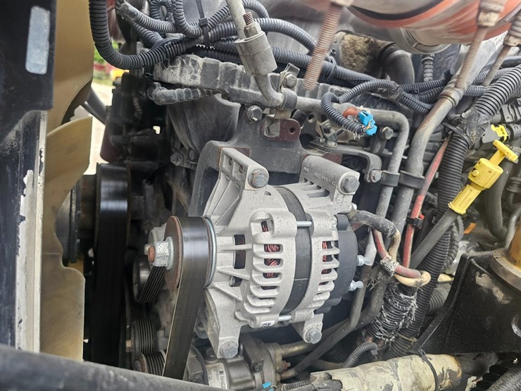 2012-peterbilt-384-image-63