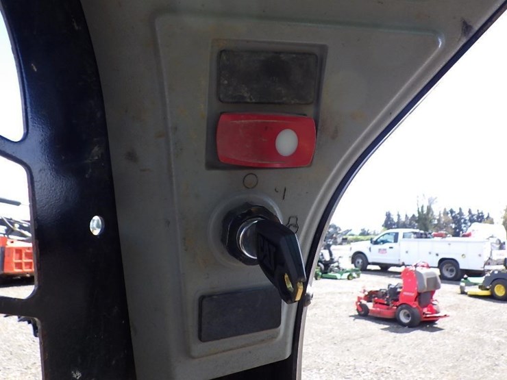 caterpillar-239d-image-26