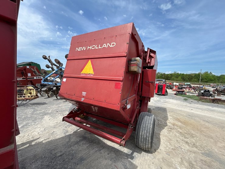 new-holland-853-image-5