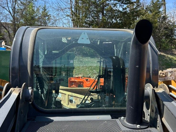 2023-case-tv450b-image-33